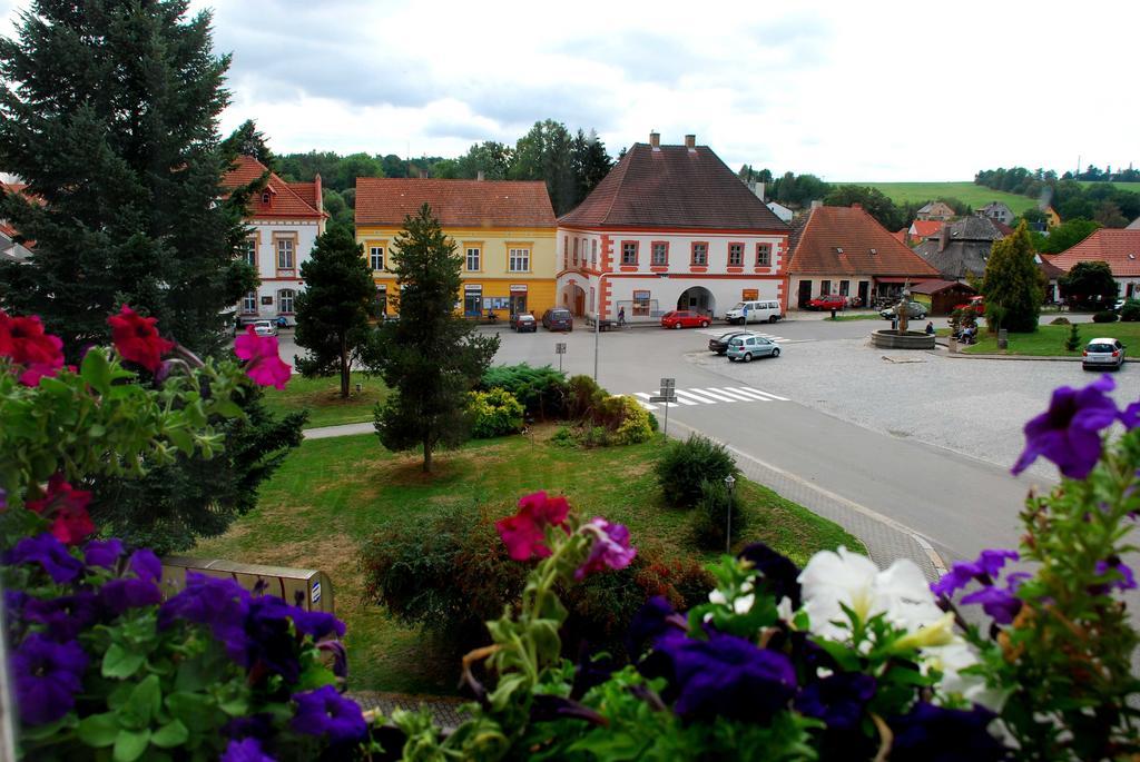Hostinec a penzion U Rezků Jistebnice Exteriér fotografie